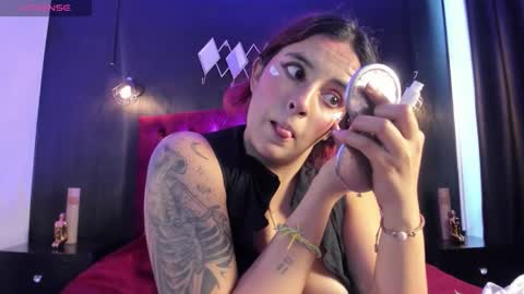 Snapshot of laia_jonees chatting on October 31, 12:50 pm Laia online show from October 31, 12:50 pm