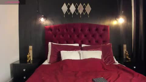 Snapshot of laia_jonees chatting on November 2, 11:56 am Laia online show from November 2, 11:56 am