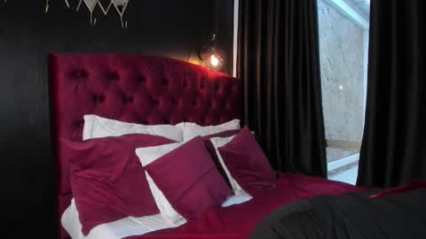 Snapshot of laia_jonees chatting on November 22, 12:04 pm Laia online show from November 22, 12:04 pm