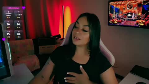 lalablack1_ online show from October 3, 8:28 pm