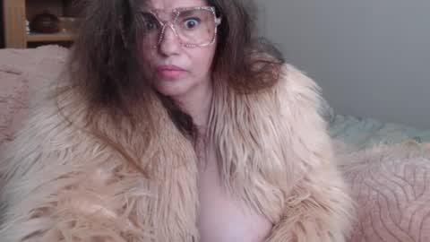 Naomi Rose online show from December 16, 5:33 pm