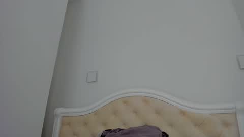 Lallie  online show from September 18, 3:47 pm