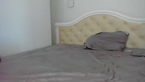 Lallie  online show from September 23, 3:15 pm