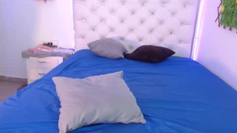 Laura online show from October 4, 7:34 pm