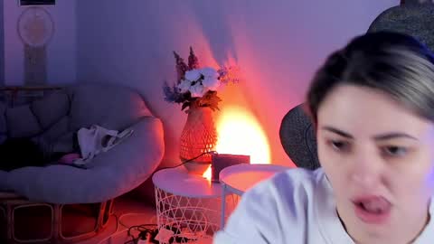 Snapshot of lana__may chatting on December 7, 11:29 am just call me Lana and her security online show from December 7, 11:29 am