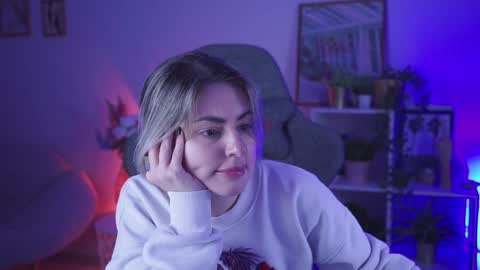 Snapshot of lana__may chatting on December 7, 5:42 pm just call me Lana and her security online show from December 7, 5:42 pm