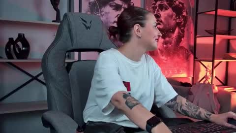 Snapshot of lana__may chatting on October 2, 8:21 am just call me Lana and her security online show from October 2, 8:21 am