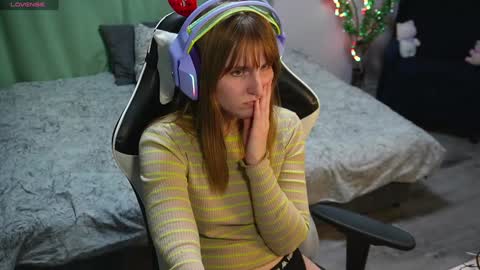 Snapshot of lana_del_kay chatting on December 9, 3:54 pm Kay online show from December 9, 3:54 pm