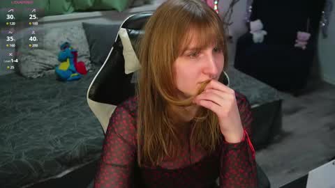 Snapshot of lana_del_kay chatting on February 14, 5:46 pm Kay online show from February 14, 5:46 pm