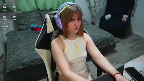 Snapshot of lana_del_kay chatting on February 24, 10:58 pm Kay online show from February 24, 10:58 pm