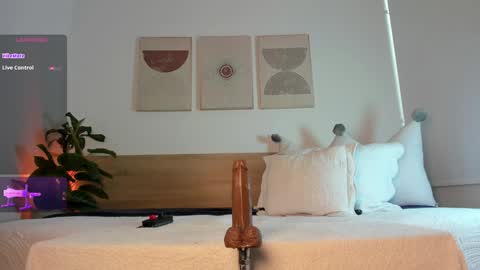 lana_kane_ online show from December 11, 3:26 pm