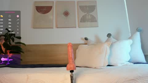 lana_kane_ online show from December 13, 3:32 pm