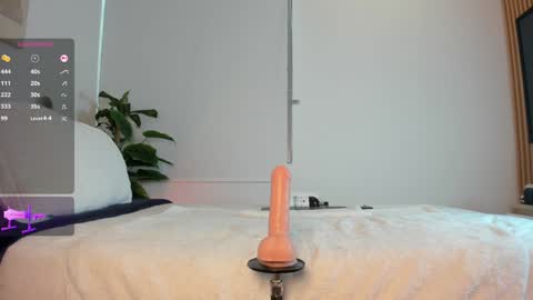 lana_kane_ online show from December 20, 2:49 pm