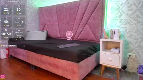 Angel  IG  online show from January 4, 8:27 pm