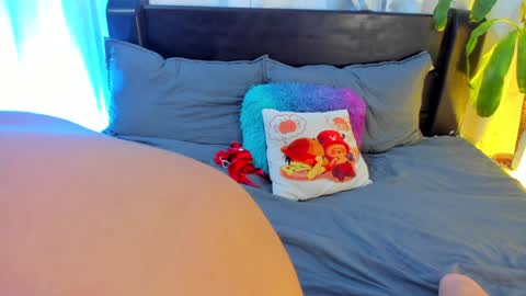 Snapshot of lanaa_paul1 chatting on January 24, 11:04 am emma online show from January 24, 11:04 am