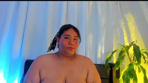 Snapshot of lanaa_paul1 chatting on January 28, 2:21 pm emma online show from January 28, 2:21 pm