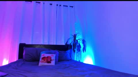 Snapshot of lanaa_paul1 chatting on February 9, 11:36 am emma online show from February 9, 11:36 am