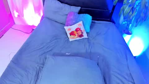 Snapshot of lanaa_paul1 chatting on February 18, 10:14 pm emma online show from February 18, 10:14 pm