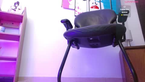 Alana Garcia  online show from October 17, 11:35 am