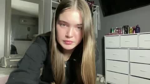 lanelizzie348 online show from September 17, 2:02 am