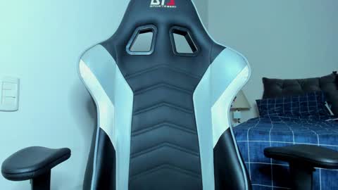 Lanna online show from January 17, 1:25 am