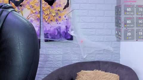      700  200   online show from November 2, 5:48 pm