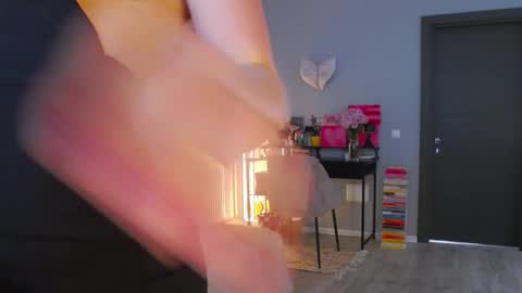 Snapshot of larakanes chatting on November 5, 8:58 am LaraKanes online show from November 5, 8:58 am