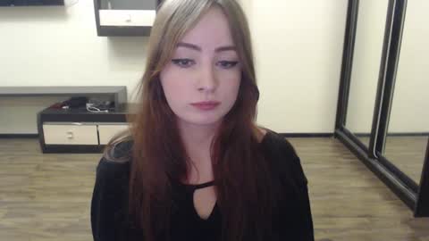 Laralianna online show from December 11, 4:20 pm