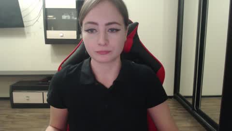 Laralianna online show from January 12, 10:33 pm