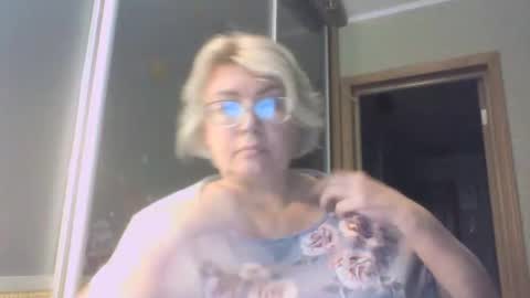 laramrs online show from September 23, 5:16 pm