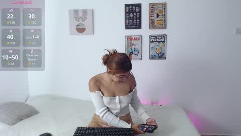 laramucci online show from September 18, 8:00 pm