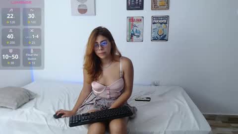 laramucci online show from September 21, 7:48 pm