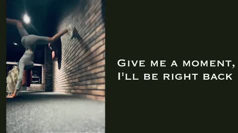 Snapshot of laras_moans chatting on December 4, 10:57 am laras_moans online show from December 4, 10:57 am