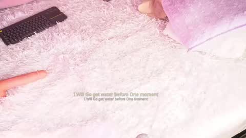 Snapshot of larastanford01 chatting on November 15, 2:20 am Lara Give it a thumbs up please its important online show from November 15, 2:20 am