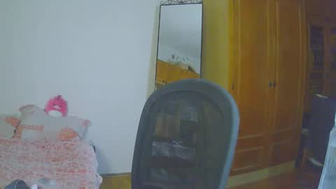 larawintersxxx online show from September 18, 8:00 pm