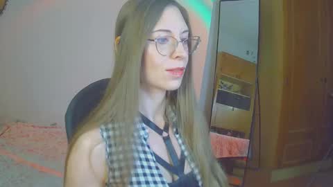 larawintersxxx online show from October 2, 9:22 pm