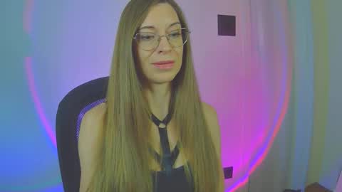 larawintersxxx online show from November 19, 8:53 pm