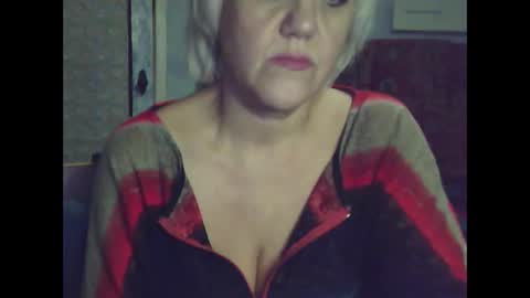 larisaq4ugo24 online show from January 16, 6:37 pm