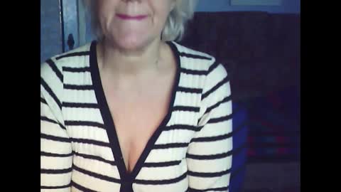 larisaq4ugo24 online show from February 11, 12:16 pm