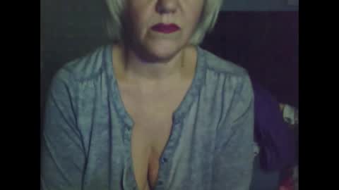 larisaq4ugo24 online show from November 6, 10:38 am