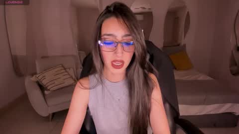 Larisa Smirnov online show from November 11, 4:34 am