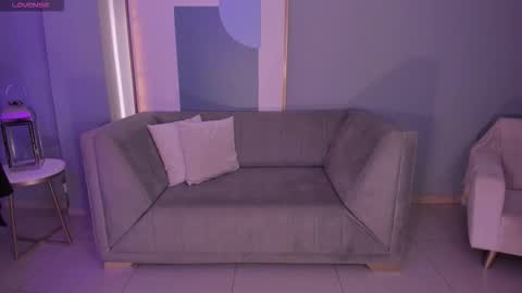 Larisa Smirnov online show from November 21, 3:49 am