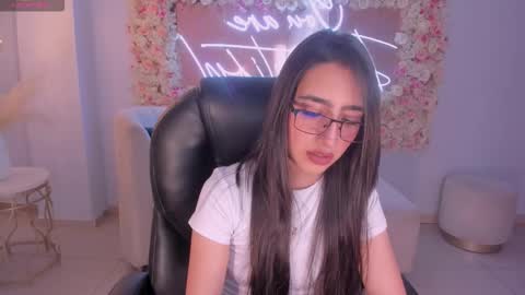 Larisa Smirnov online show from November 27, 5:09 am