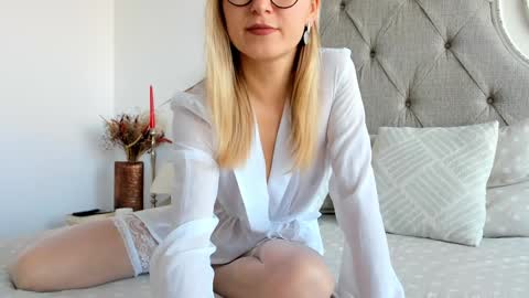 Larissa online show from January 27, 12:48 pm