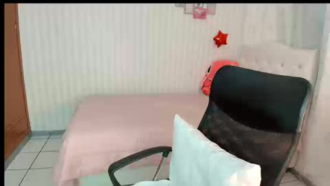 Larissas online show from September 11, 8:53 pm