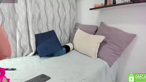 Snapshot of larossasexy chatting on March 8, 10:02 pm Rosa online show from March 8, 10:02 pm