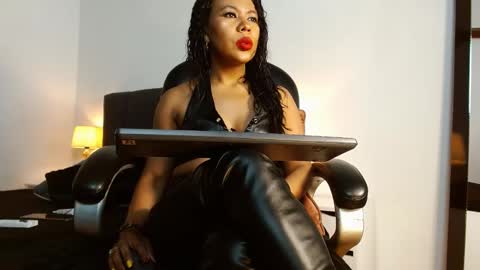 Laryssa online show from October 2, 1:29 pm