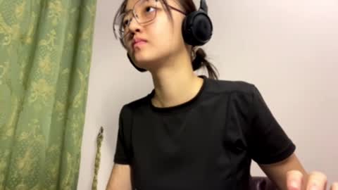 Aiko online show from December 14, 2:22 pm