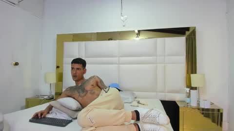 Johana y Santiago online show from September 28, 8:09 am