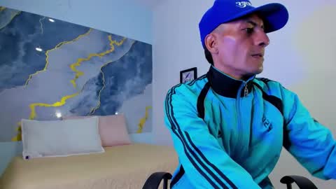 crissex  online show from October 20, 12:27 pm